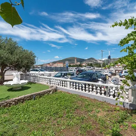 アパート Bozan *