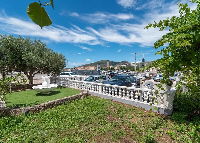 アパート Bozan *