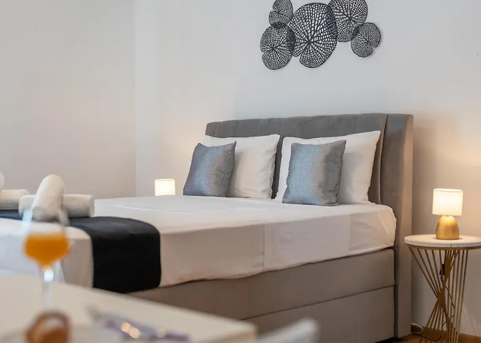 Bozan アパート トロギール